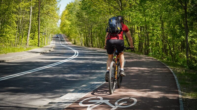 Kościelec inwestuje w przyszłość: drogi rowerowe dla mieszkańców Kościelec inwestuje w przyszłość: drogi rowerowe dla mieszkańców
